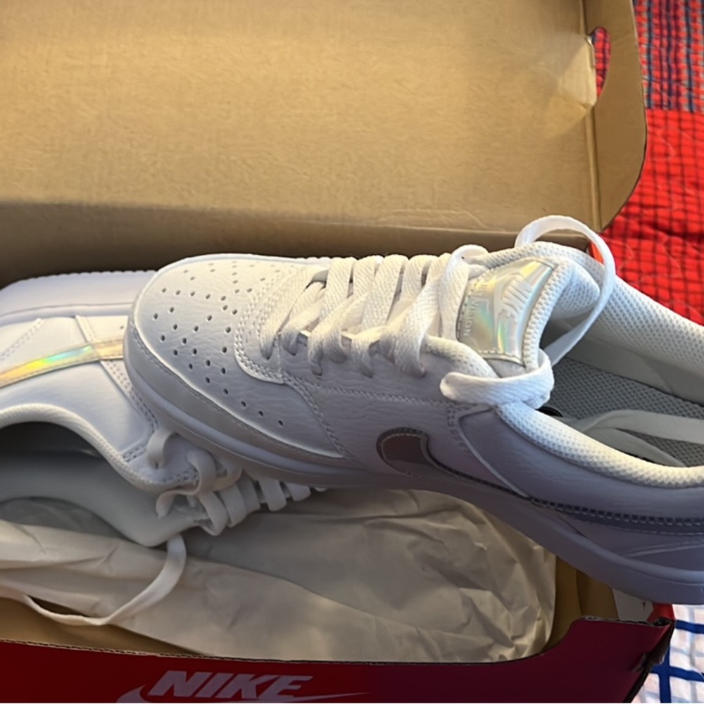 Womens Nike size 7